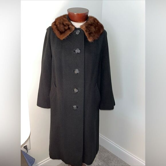 VINTAGE Black Cashmere Fur collar Pioneer Coat Co. for Hudson Belk Retro 60’s M